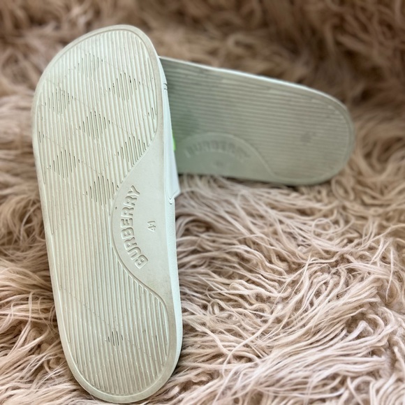 Burberry slides - Picture 5 of 7